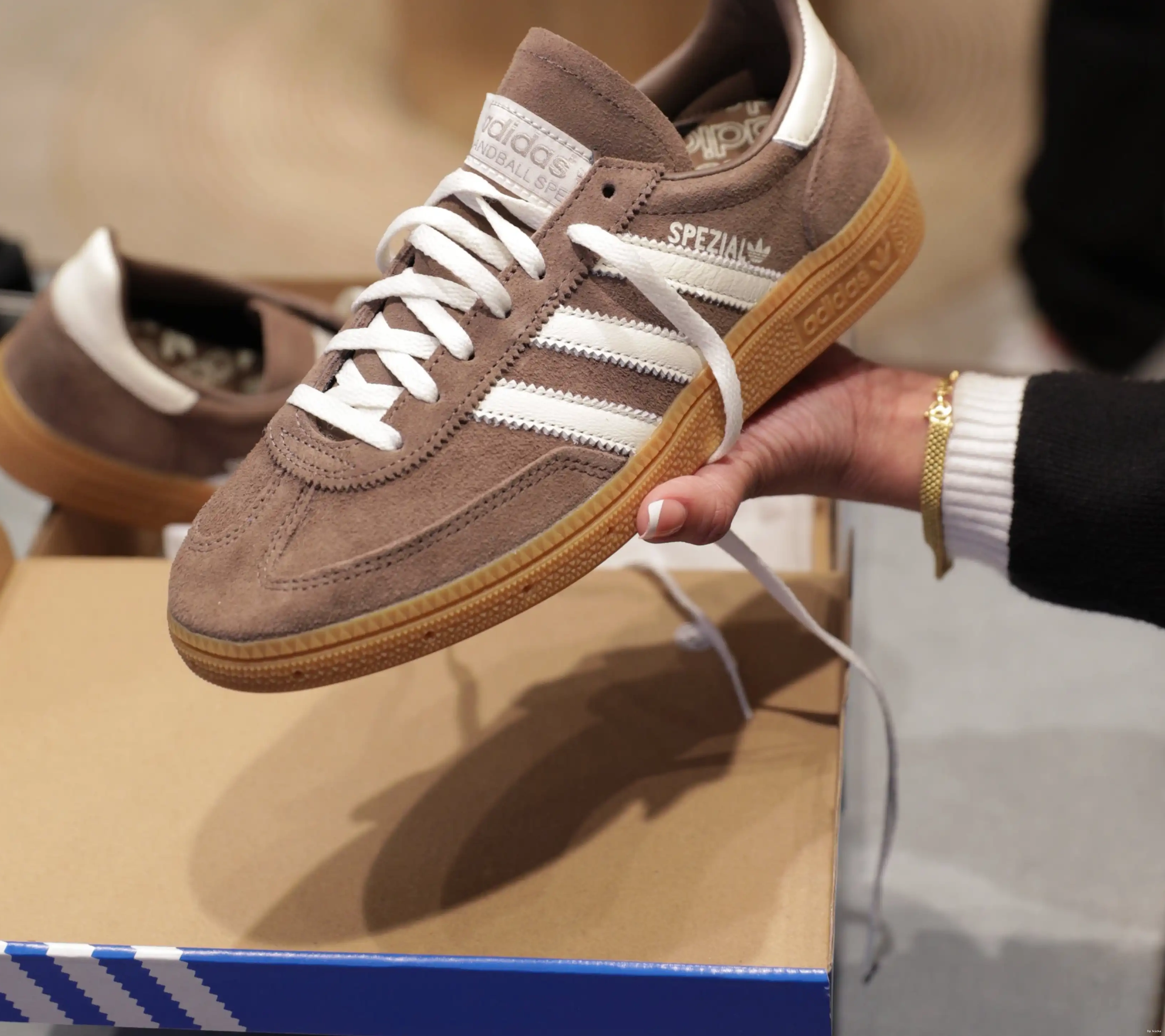 Strata Gum Earth Spezial adidas W Handball 0617